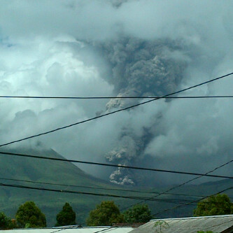 Lokon Kembali Mengamuk Hebat 